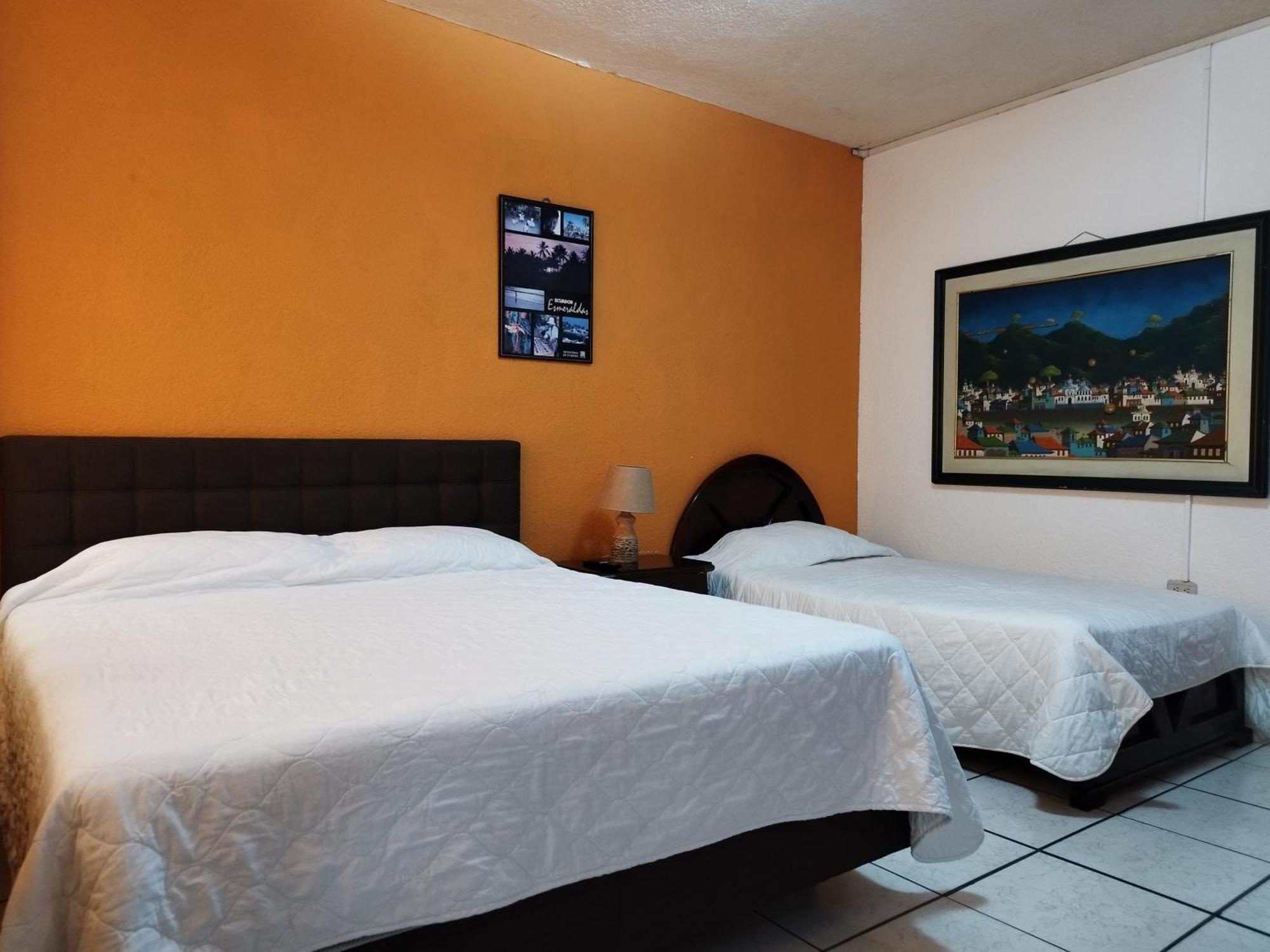 Hotel Puerta Del Sol Santo Domingo de los Colorados Eksteriør billede