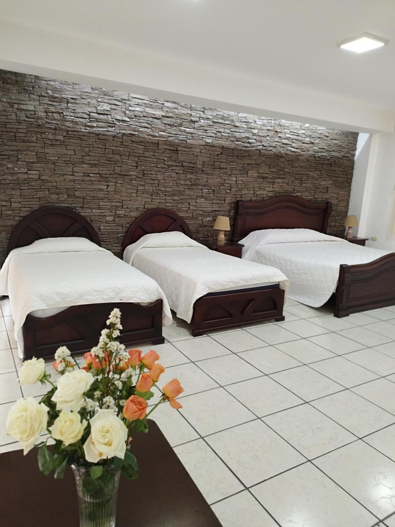 Hotel Puerta Del Sol Santo Domingo de los Colorados Eksteriør billede