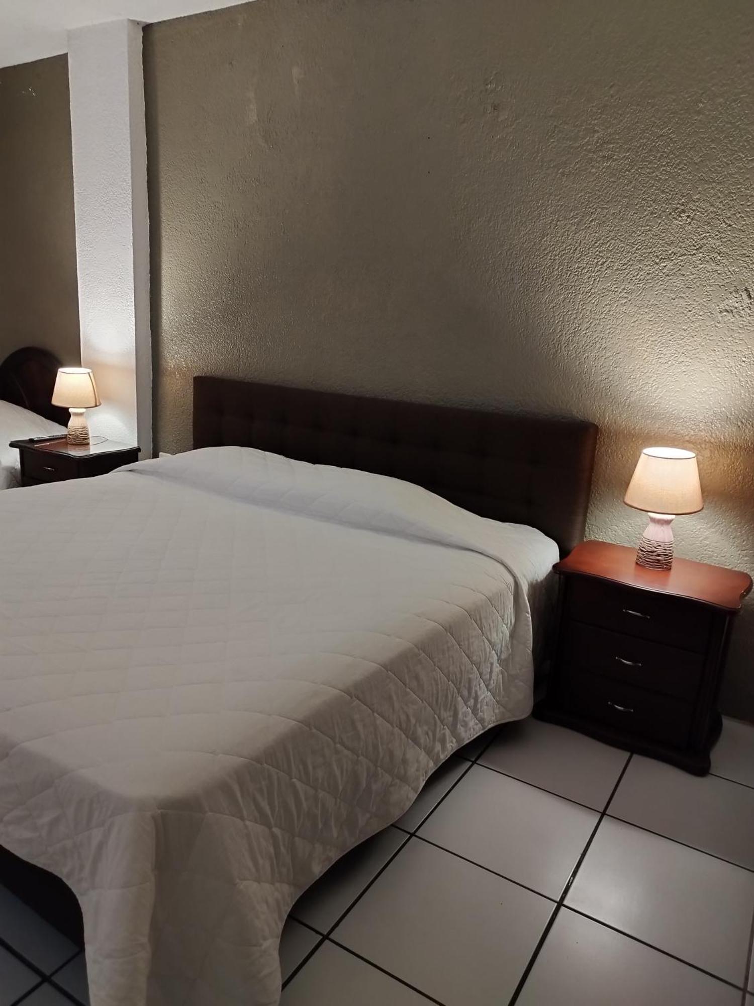 Hotel Puerta Del Sol Santo Domingo de los Colorados Eksteriør billede