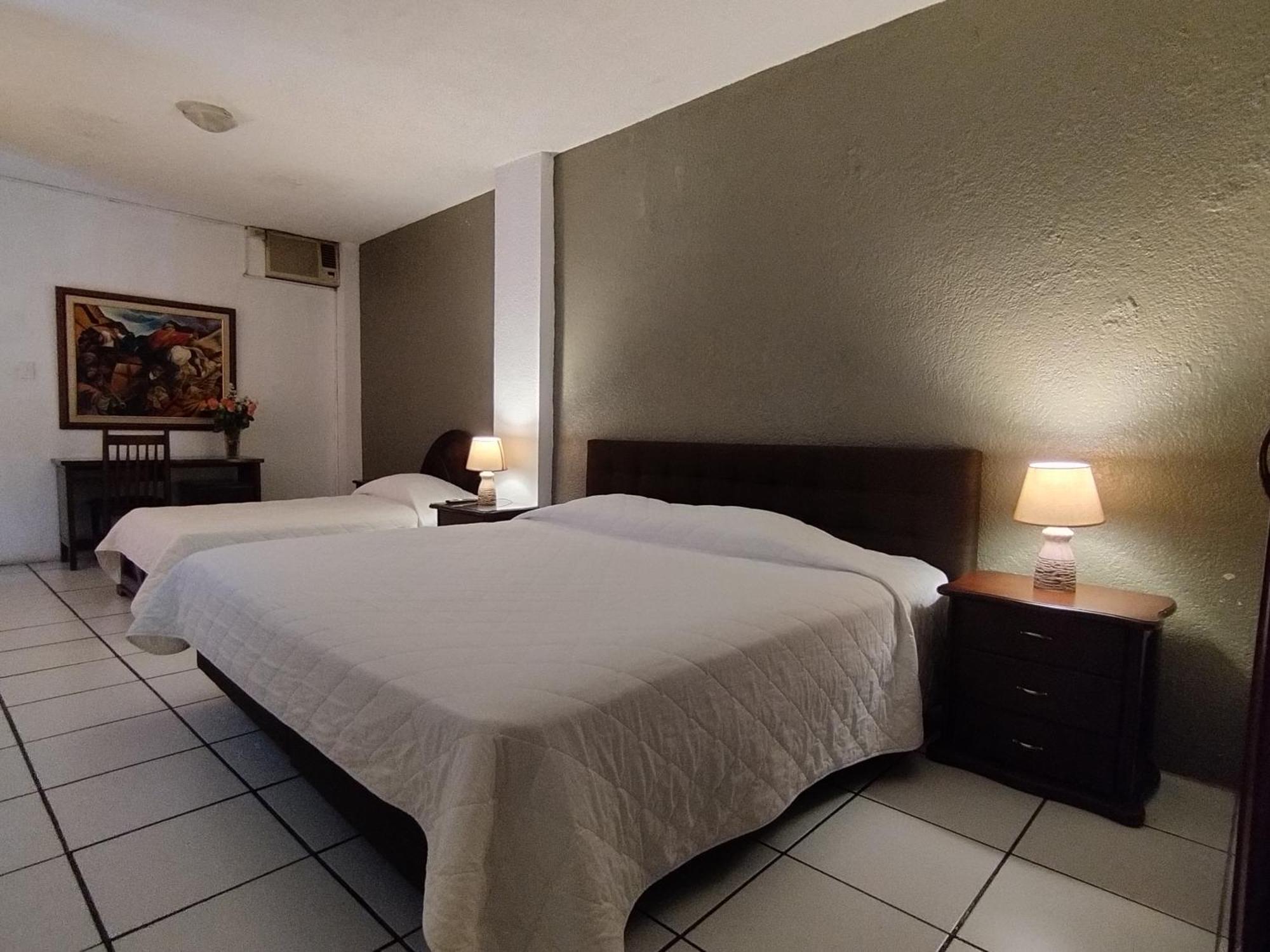 Hotel Puerta Del Sol Santo Domingo de los Colorados Eksteriør billede