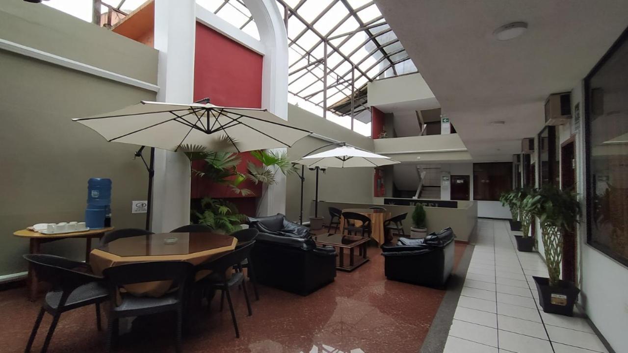 Hotel Puerta Del Sol Santo Domingo de los Colorados Eksteriør billede